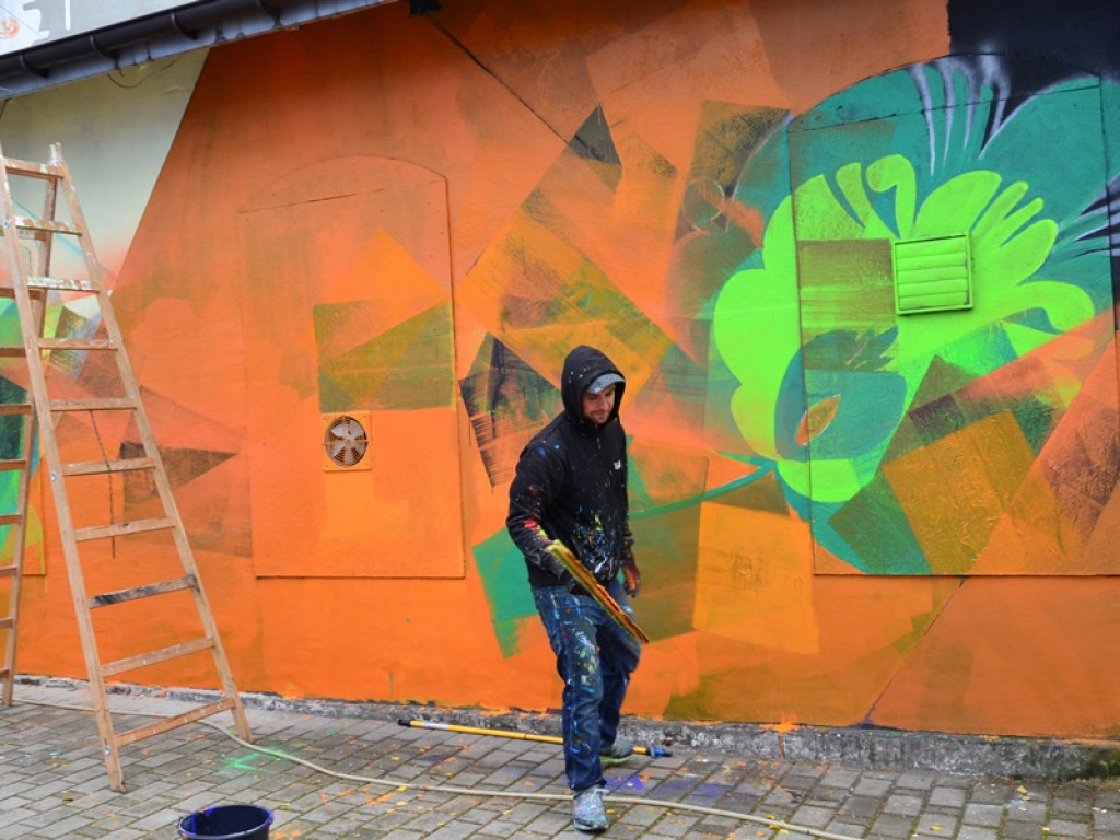 Ruszył festiwal graffiti na dziedzińcu ŁOK
