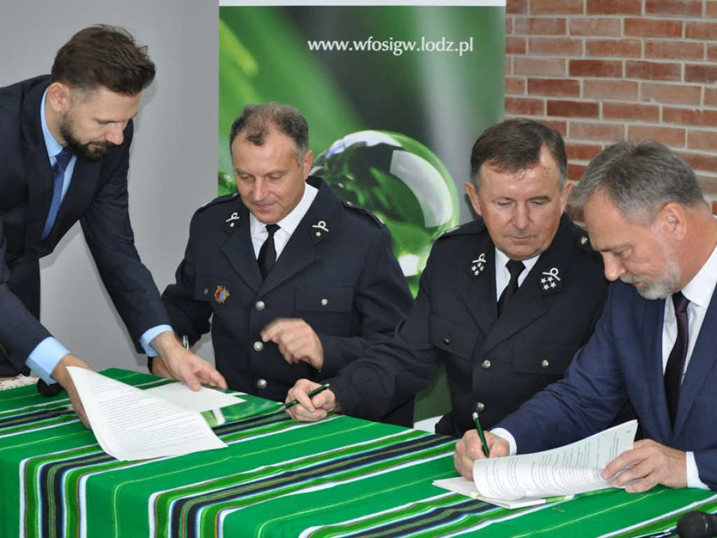 OSP podpisały umowy na dofinansowanie zakupu sprzętu [foto+filmy]