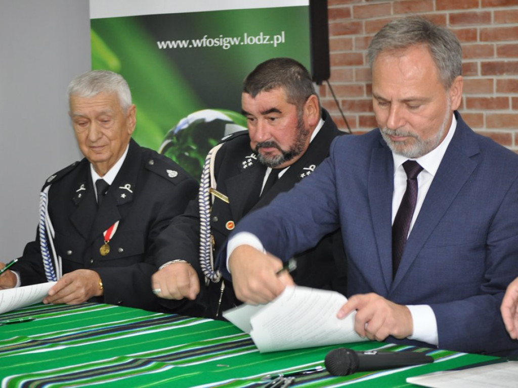 OSP podpisały umowy na dofinansowanie zakupu sprzętu [foto+filmy]
