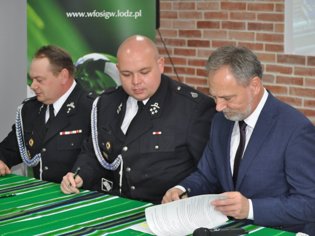 OSP podpisały umowy na dofinansowanie zakupu sprzętu [foto+filmy]