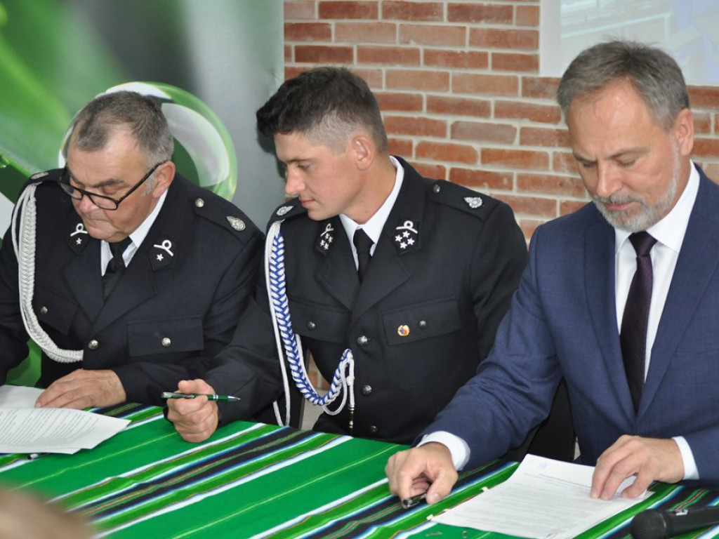 OSP podpisały umowy na dofinansowanie zakupu sprzętu [foto+filmy]
