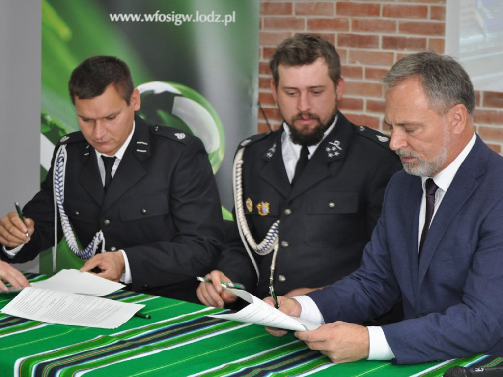 OSP podpisały umowy na dofinansowanie zakupu sprzętu [foto+filmy]