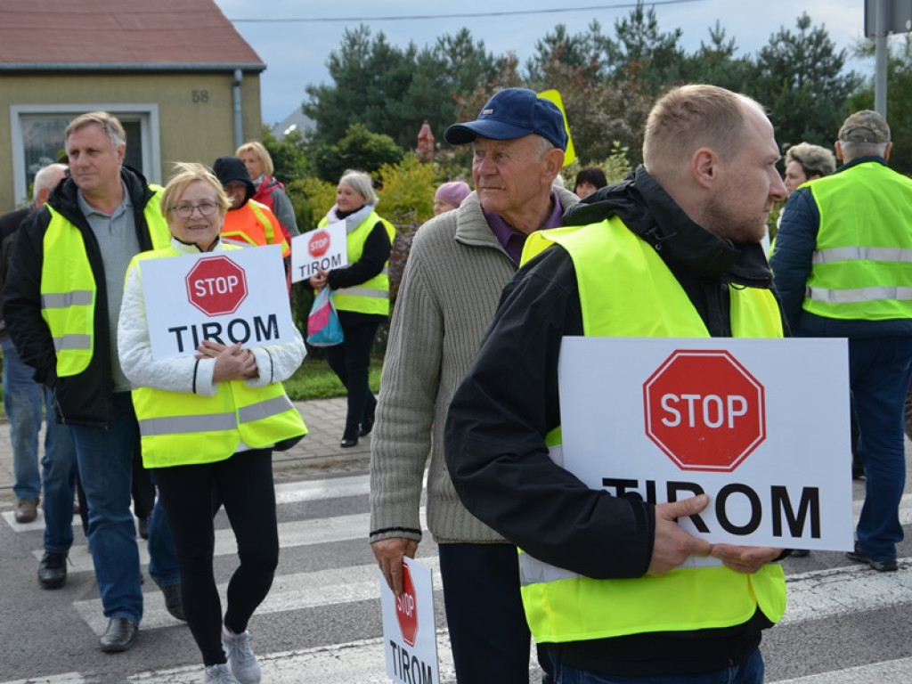 Chodzą po pasach i blokują Warszawską i Bolimowską