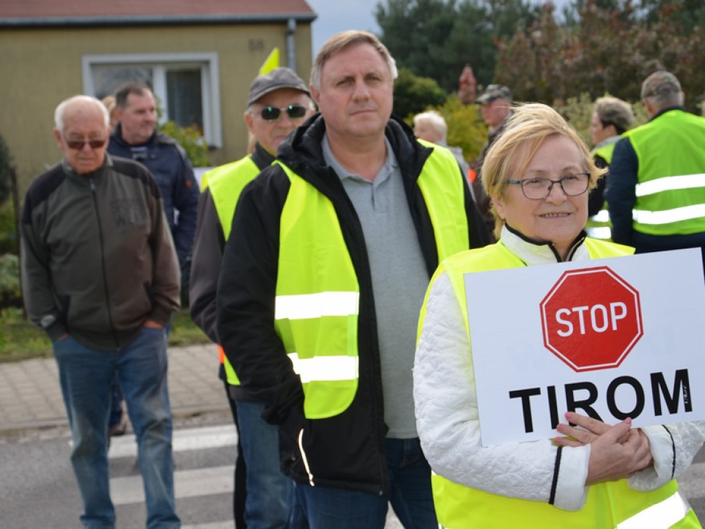 Chodzą po pasach i blokują Warszawską i Bolimowską