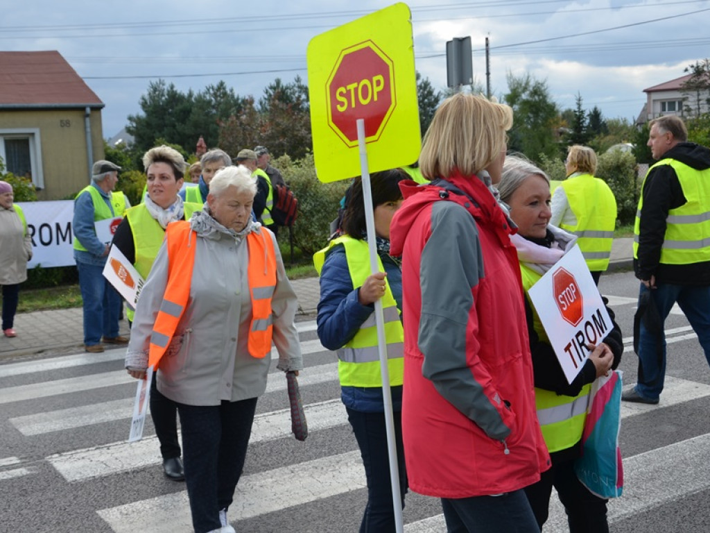 Chodzą po pasach i blokują Warszawską i Bolimowską
