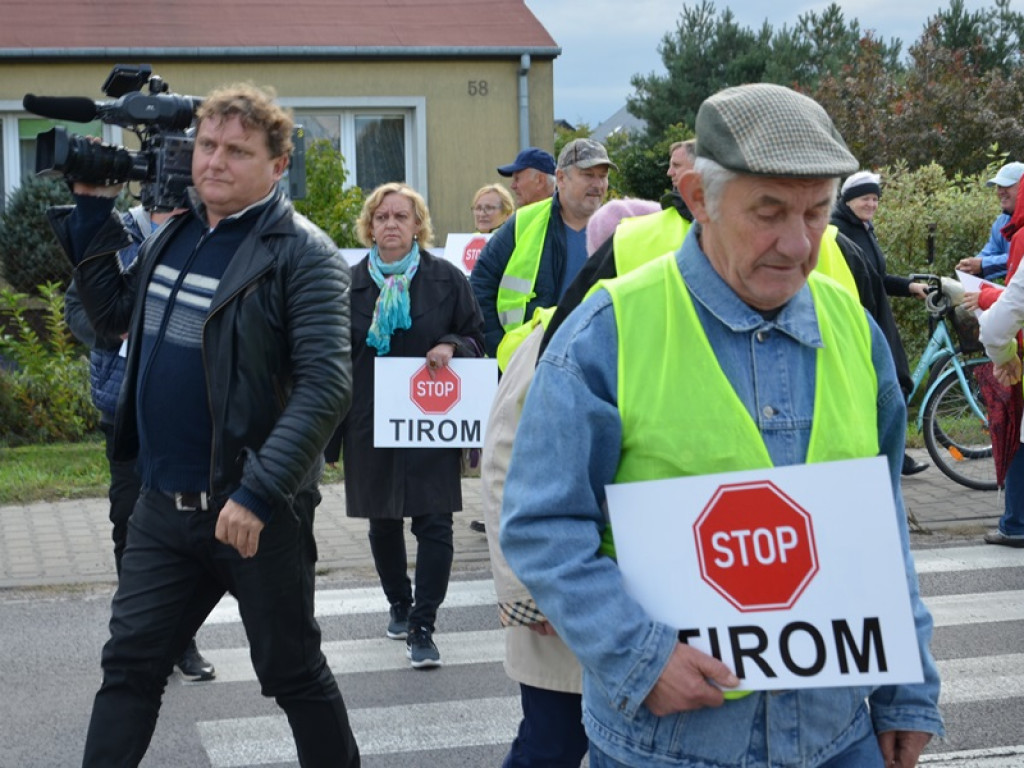 Chodzą po pasach i blokują Warszawską i Bolimowską