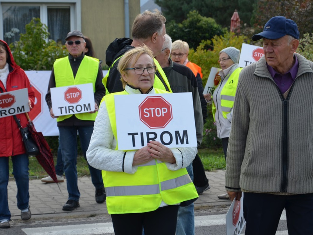 Chodzą po pasach i blokują Warszawską i Bolimowską
