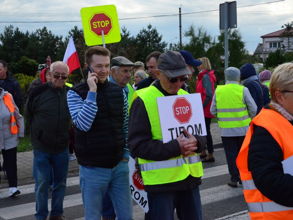 Chodzą po pasach i blokują Warszawską i Bolimowską