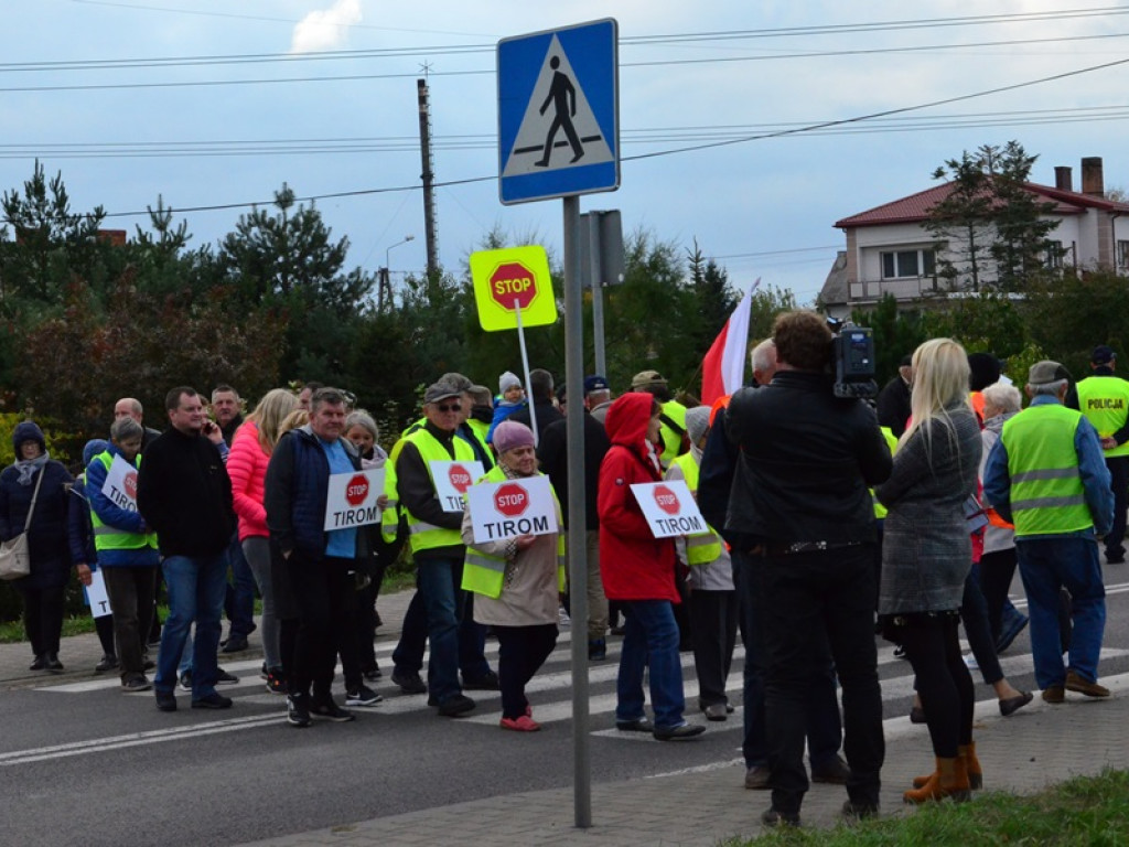 Chodzą po pasach i blokują Warszawską i Bolimowską