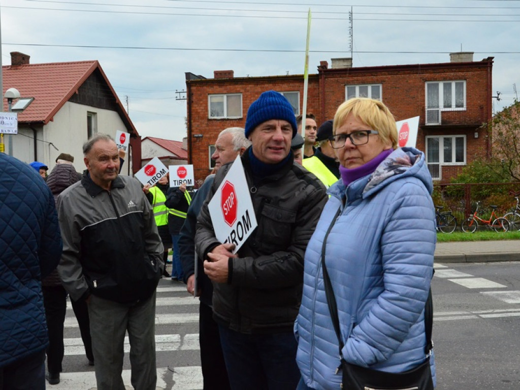 Chodzą po pasach i blokują Warszawską i Bolimowską