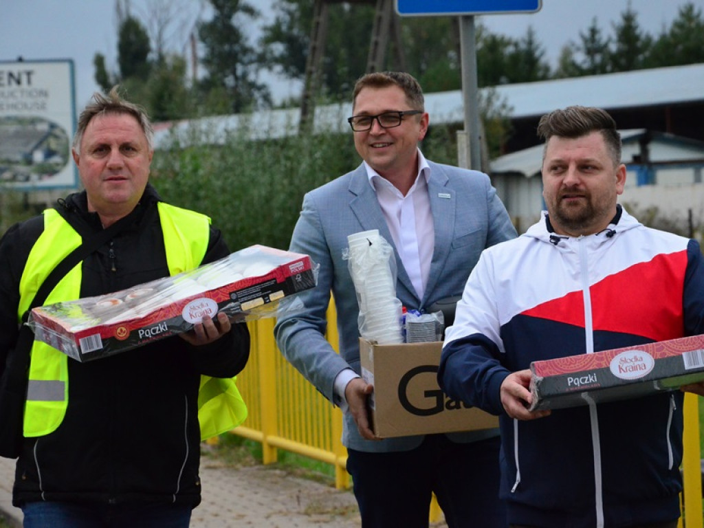 Chodzą po pasach i blokują Warszawską i Bolimowską