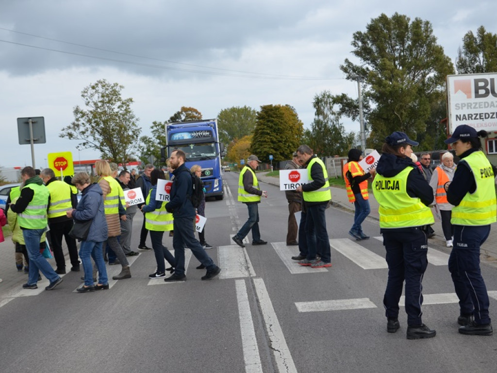 Drugi dzień blokad. TIR-y stoją w korkach