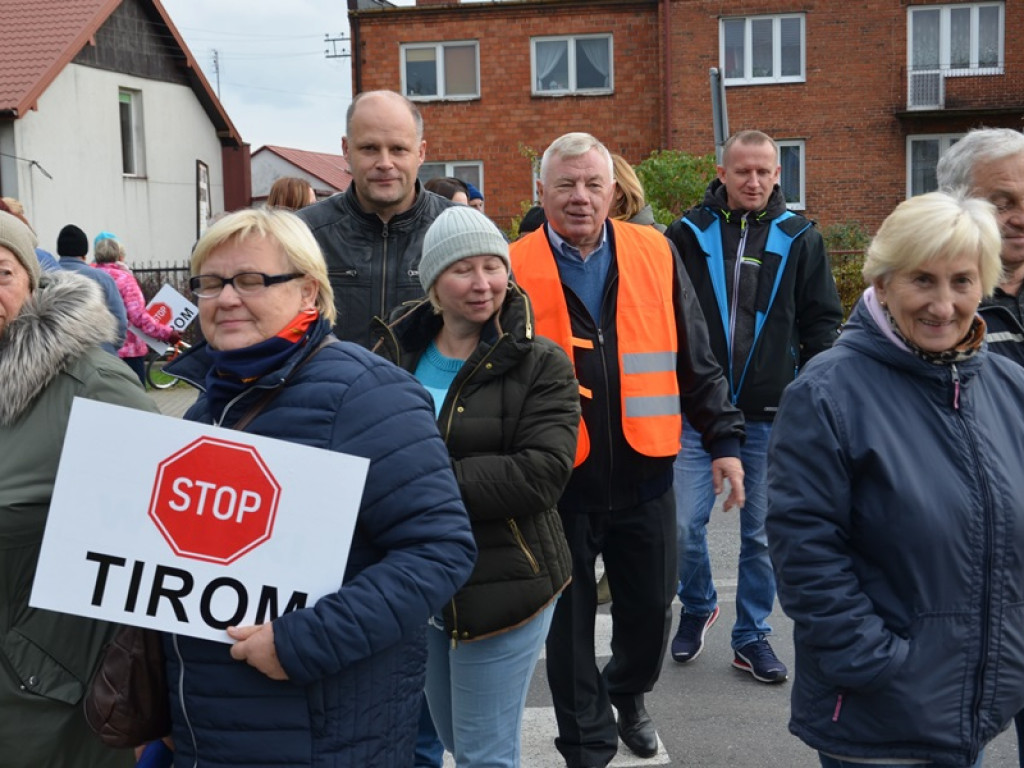 Drugi dzień blokad. TIR-y stoją w korkach