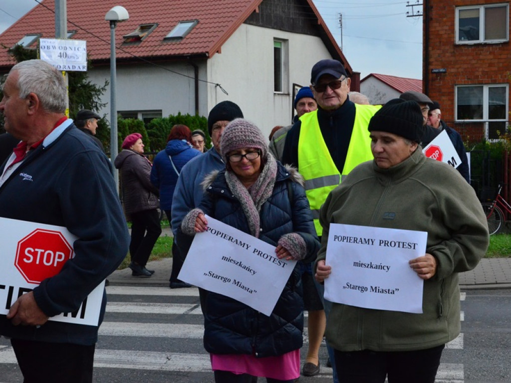 Drugi dzień blokad. TIR-y stoją w korkach