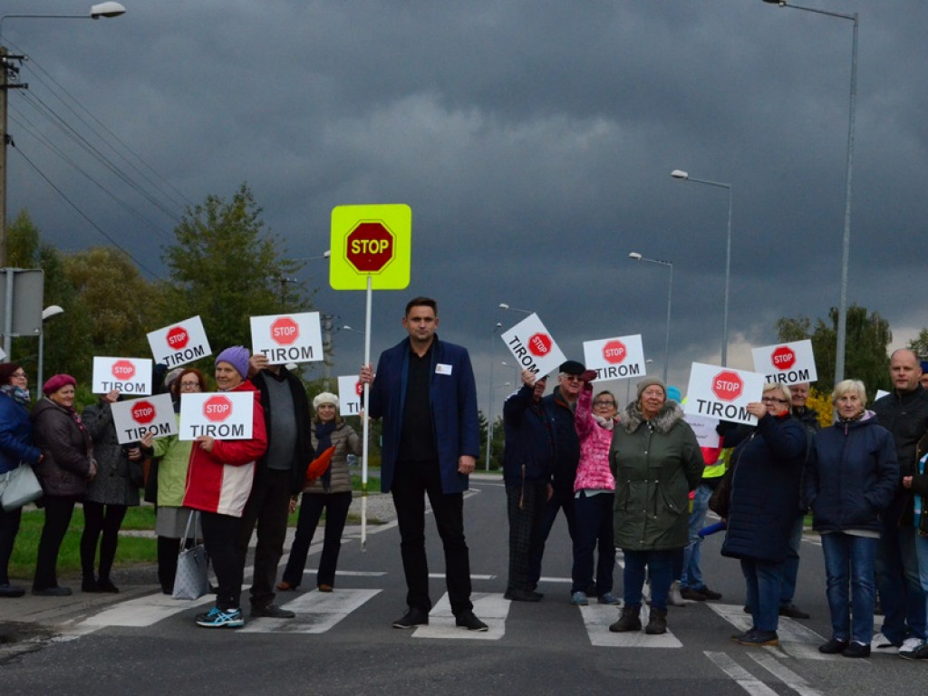 Drugi dzień blokad. TIR-y stoją w korkach