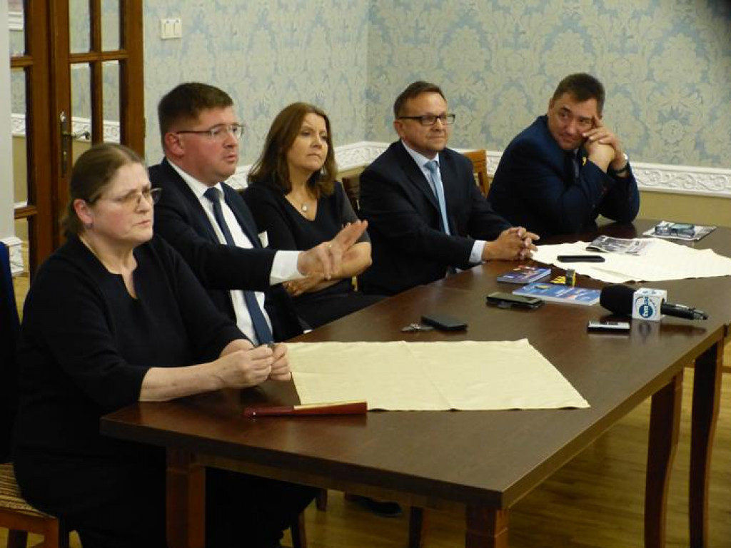 Konferencja PiS w restauracji 