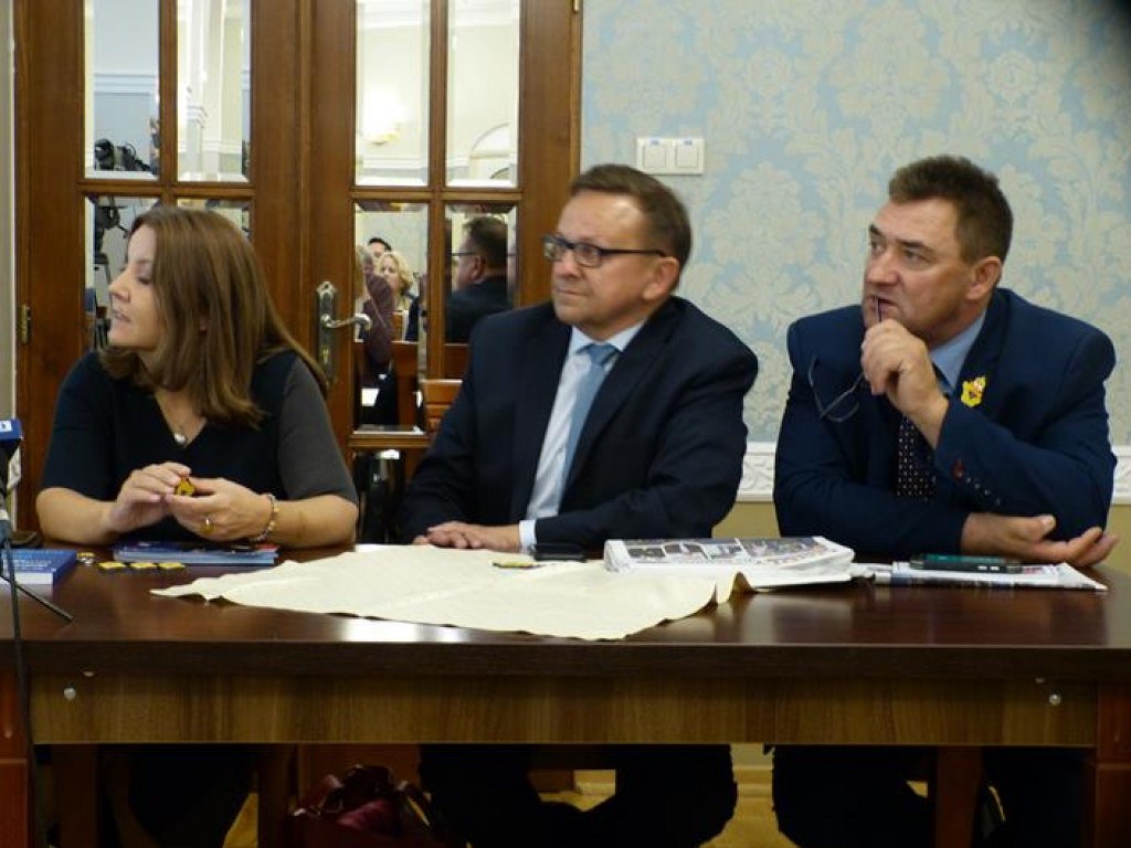 Konferencja PiS w restauracji 