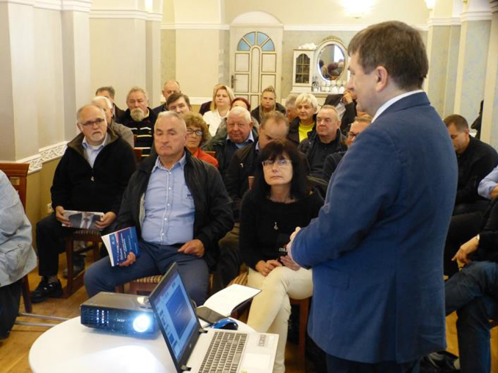 Konferencja PiS w restauracji 
