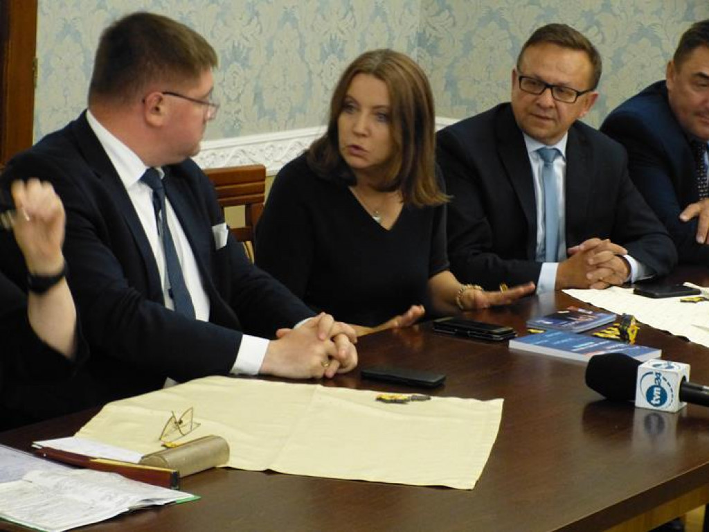 Konferencja PiS w restauracji 