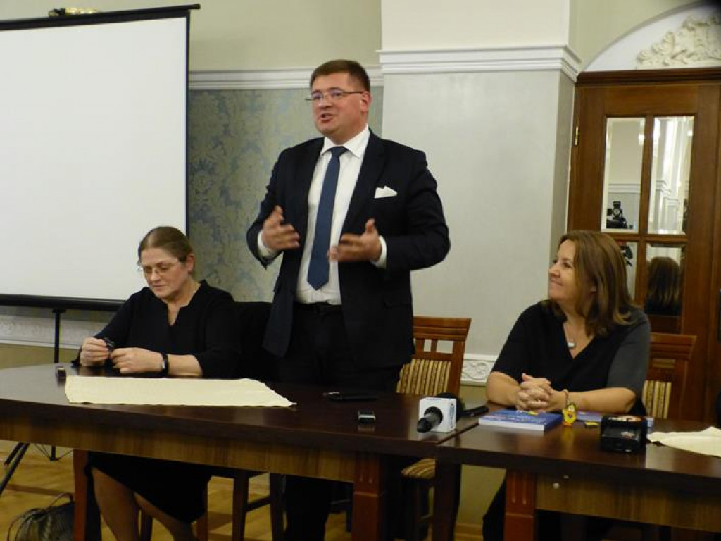 Konferencja PiS w restauracji 
