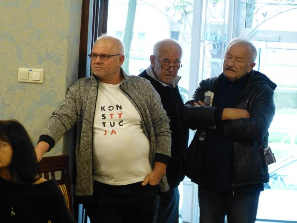 Konferencja PiS w restauracji 