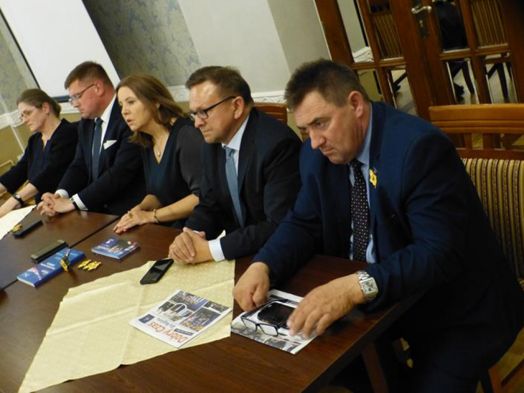 Konferencja PiS w restauracji 