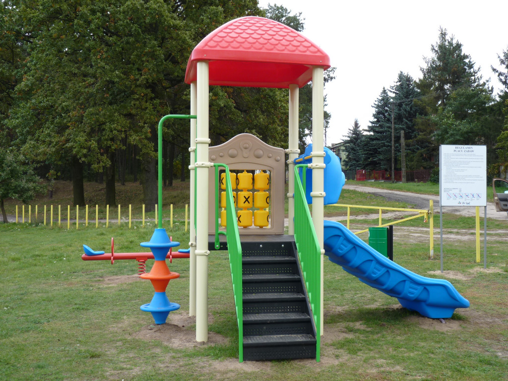 Nowe place zabaw cieszą mieszkańców Głowna