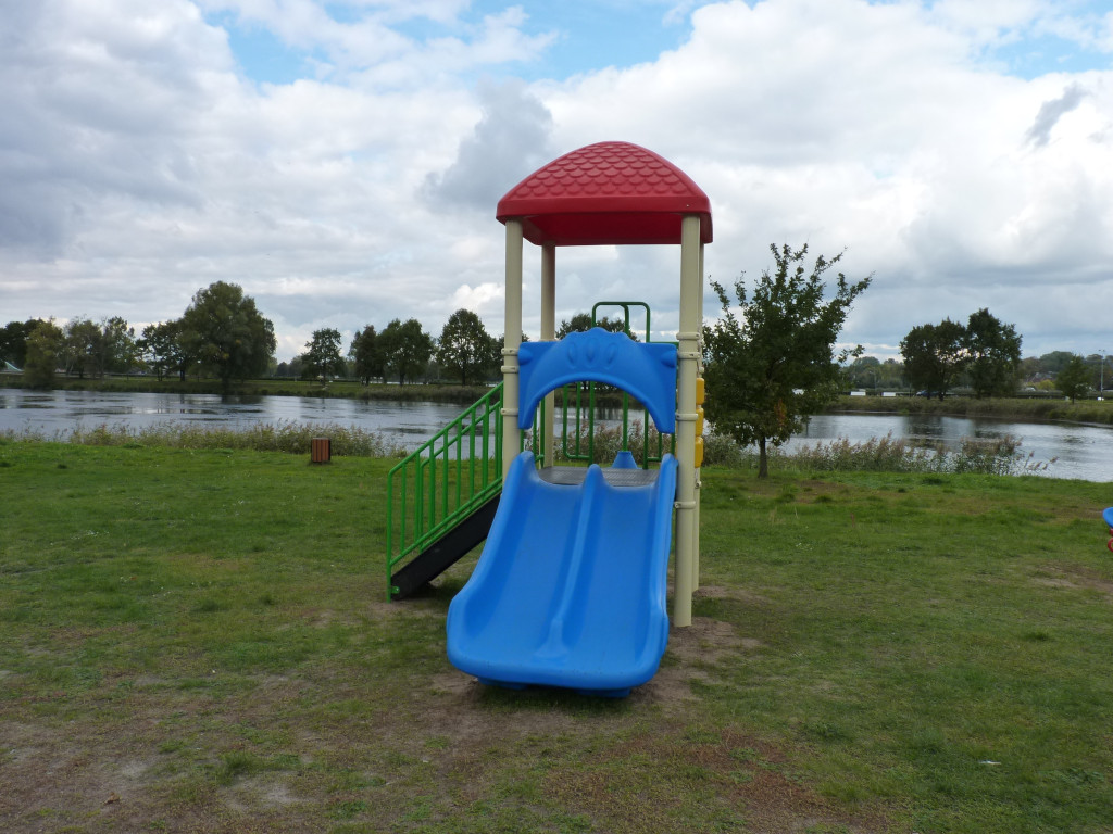 Nowe place zabaw cieszą mieszkańców Głowna