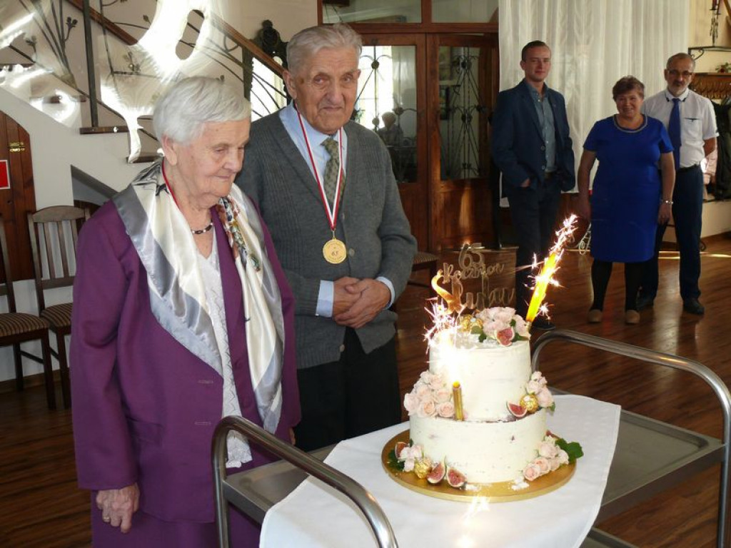 65 lat razem