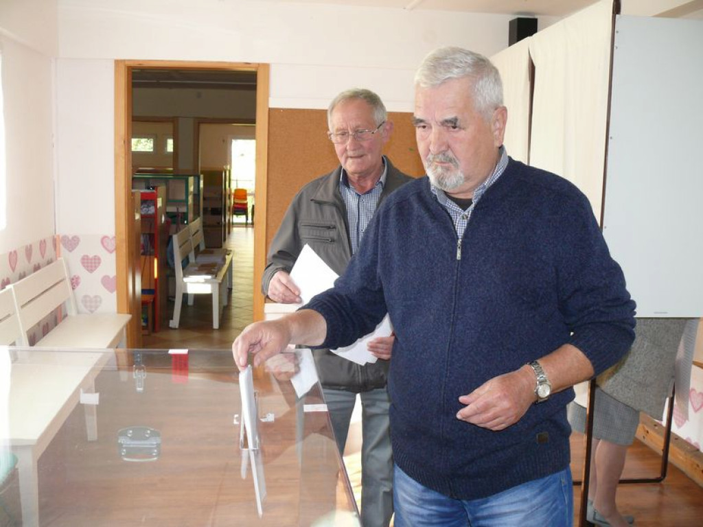 Trwają wybory do Sejmu i Senatu AKTUALIZACJA - frekwencja na godz. 17