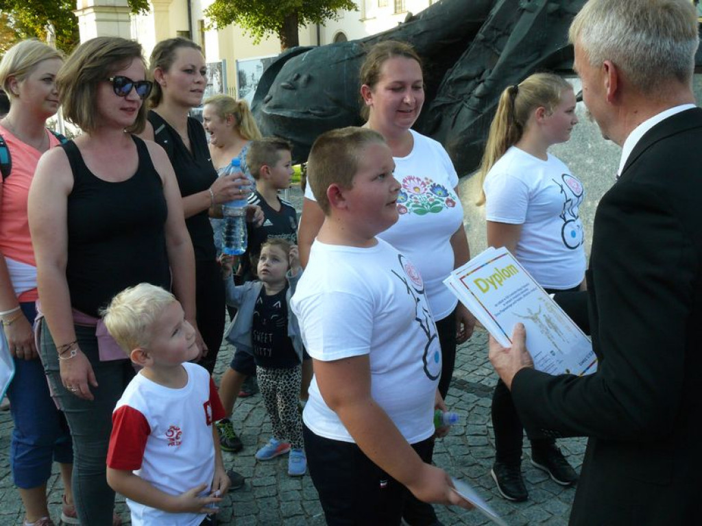 Duże zainteresowanie biegiem papieskim