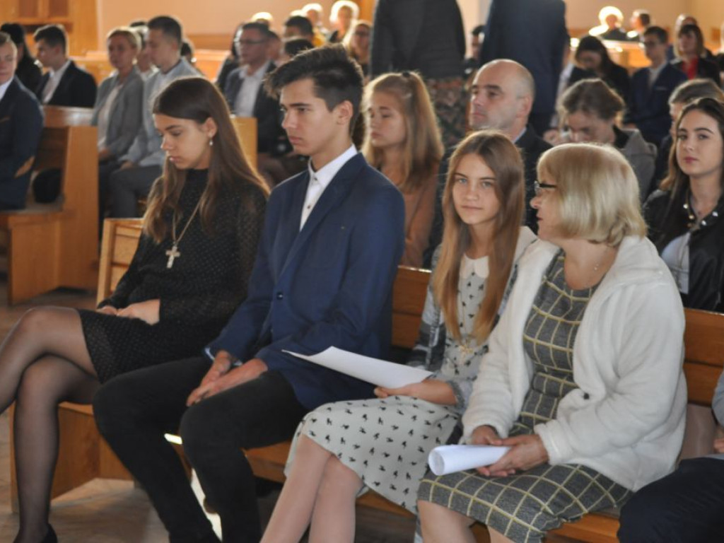 Biskup Wojciech Osial bierzmował 60 osób