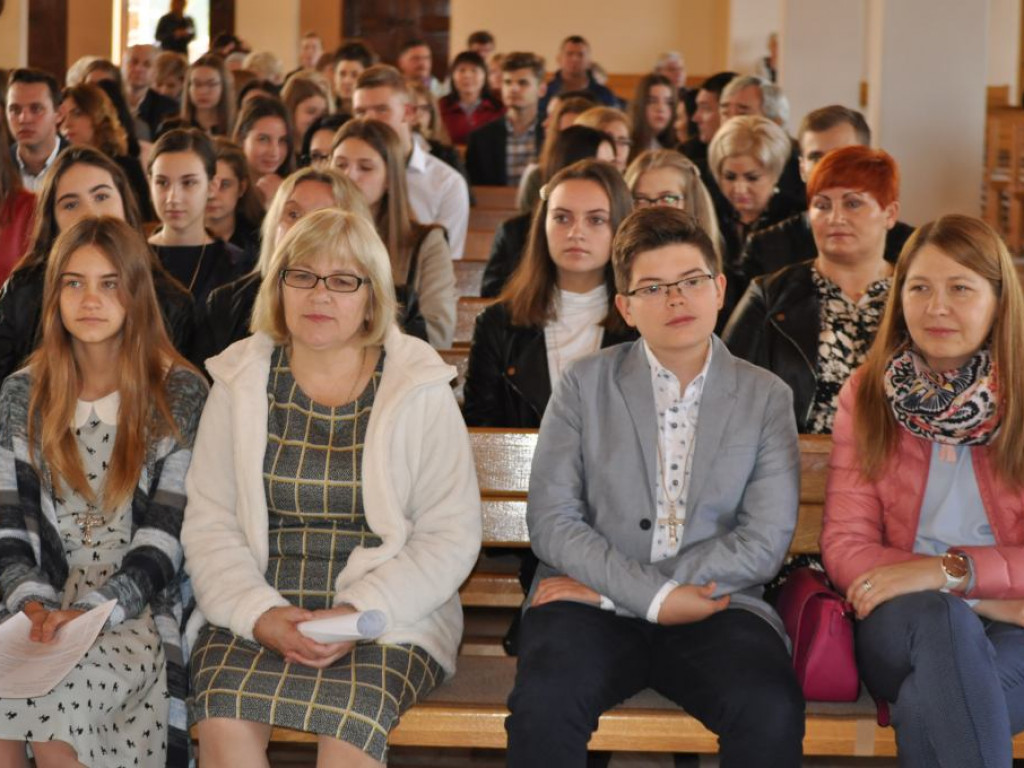 Biskup Wojciech Osial bierzmował 60 osób