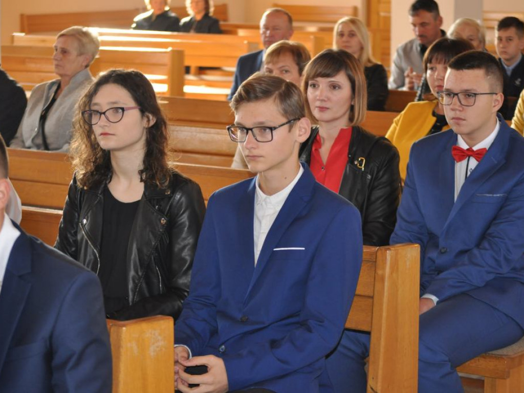 Biskup Wojciech Osial bierzmował 60 osób