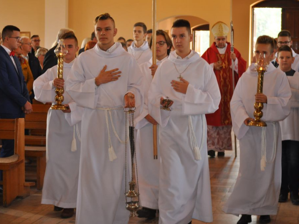 Biskup Wojciech Osial bierzmował 60 osób