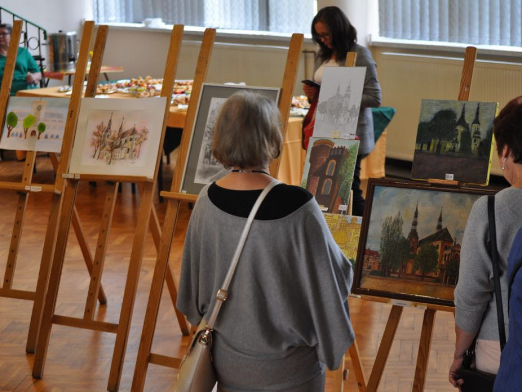 Duże zainteresowanie wernisażem połączonym z aukcją charytatywną