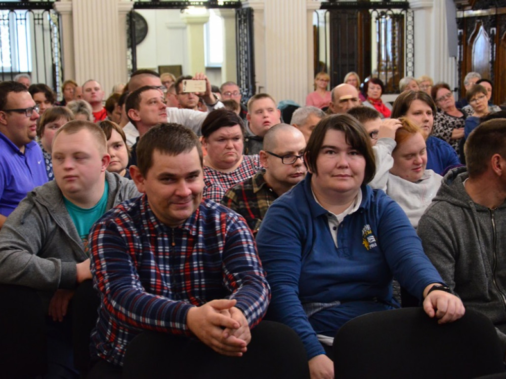 Łukasz Gryś śpiewał i opowiadał w muzeum