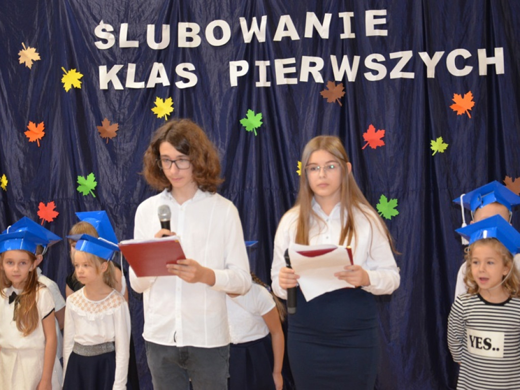 Ślubowanie klas pierwszych w SP 4