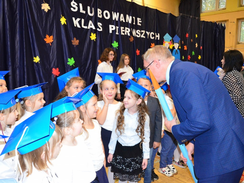 Ślubowanie klas pierwszych w SP 4