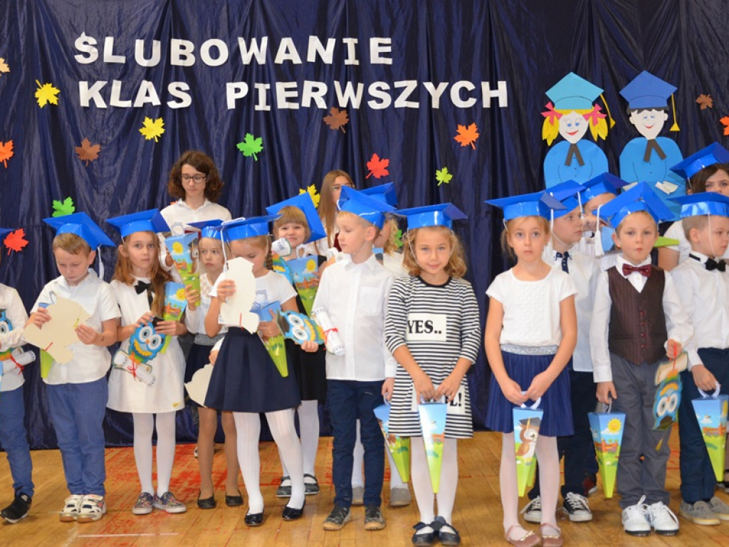 Ślubowanie klas pierwszych w SP 4