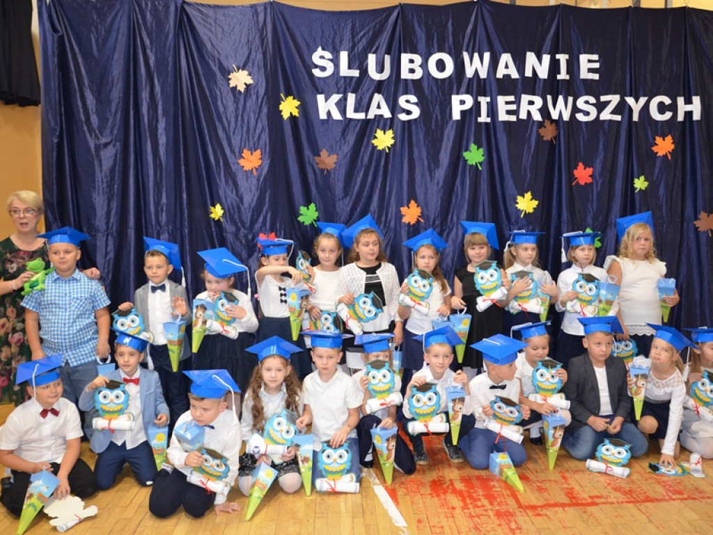 Ślubowanie klas pierwszych w SP 4