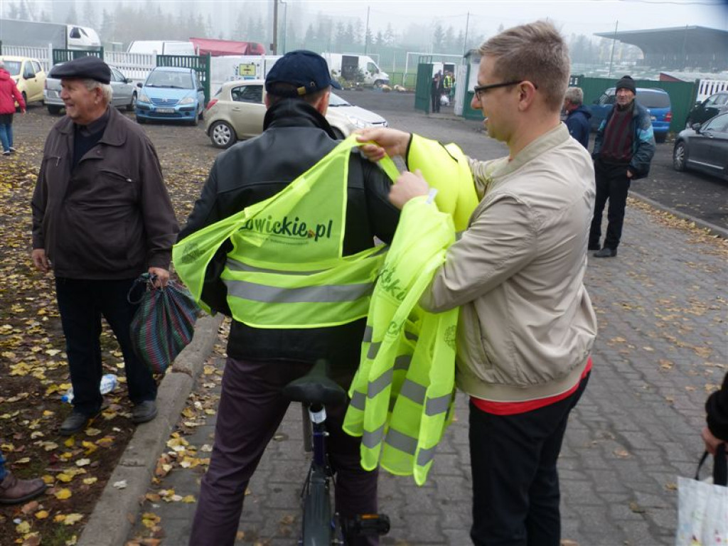 Ponad 300 kamizelek rozdanych w godzinę