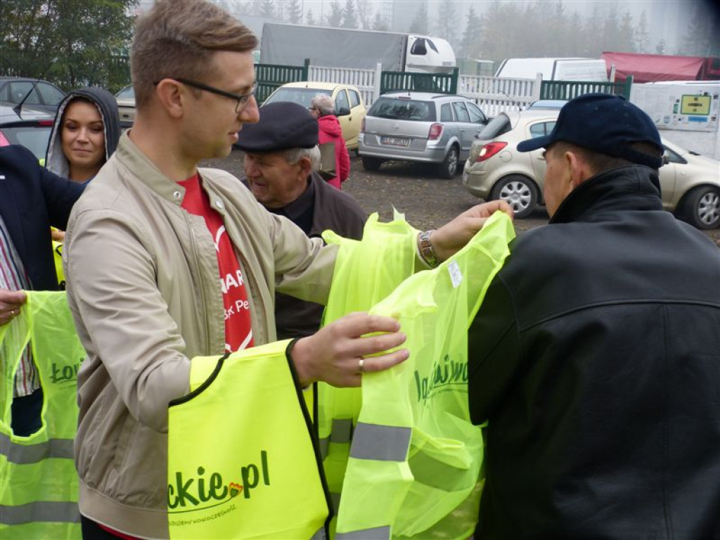 Ponad 300 kamizelek rozdanych w godzinę