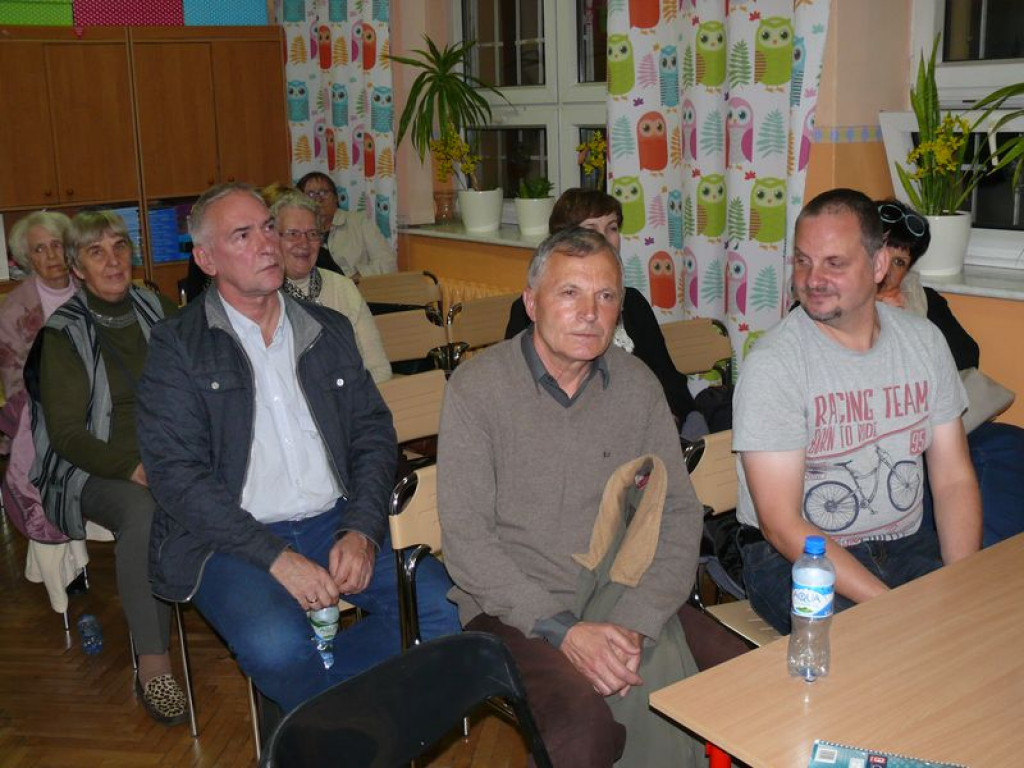 Spotkanie mieszkańców os. Starzyńskiego. W miejscu placu zabaw powstanie żłobek