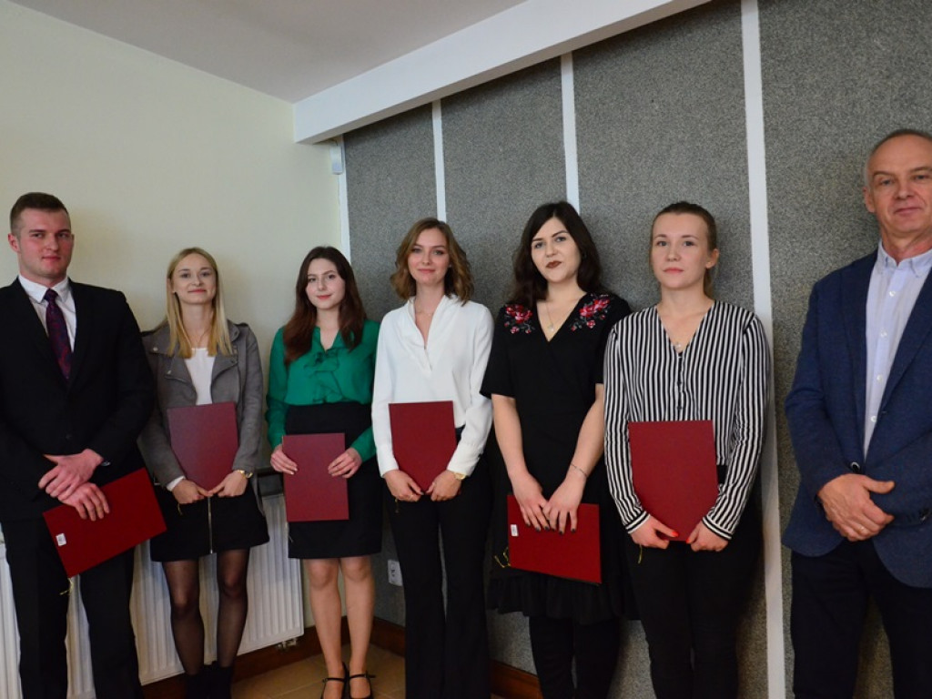 Stypendia dla najzdolniejszych studentów z gminy Łowicz