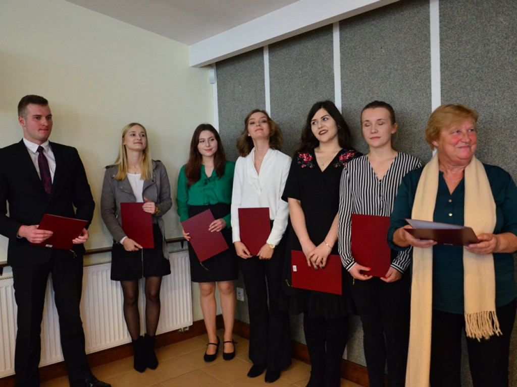 Stypendia dla najzdolniejszych studentów z gminy Łowicz