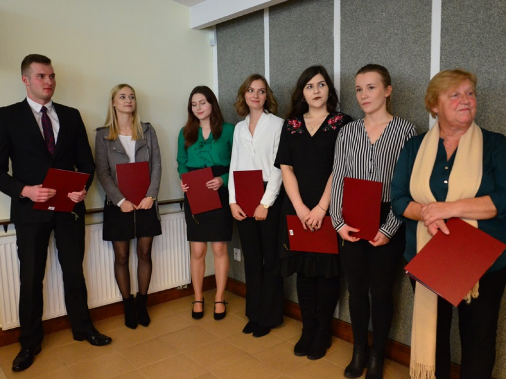 Stypendia dla najzdolniejszych studentów z gminy Łowicz