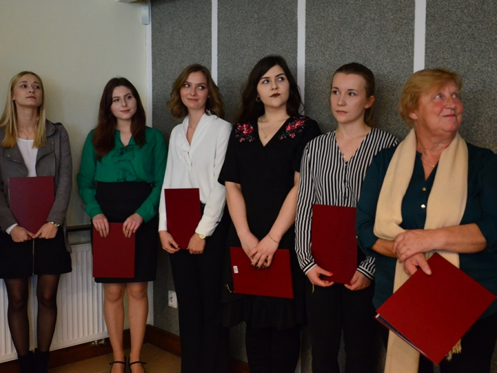 Stypendia dla najzdolniejszych studentów z gminy Łowicz