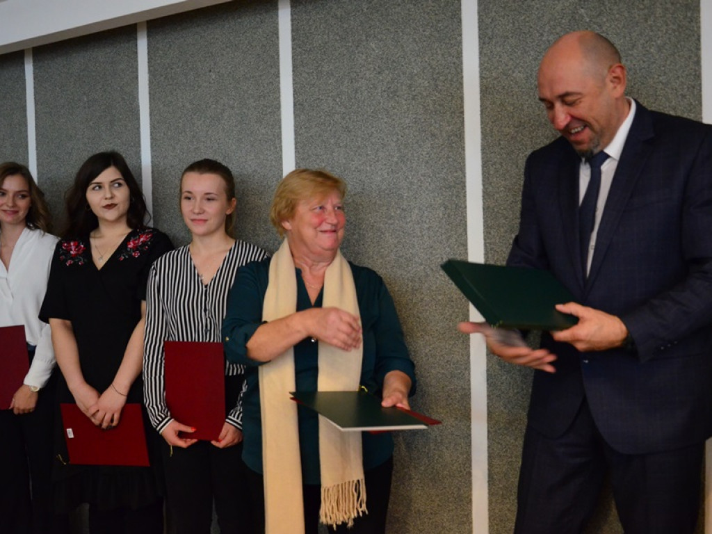 Stypendia dla najzdolniejszych studentów z gminy Łowicz
