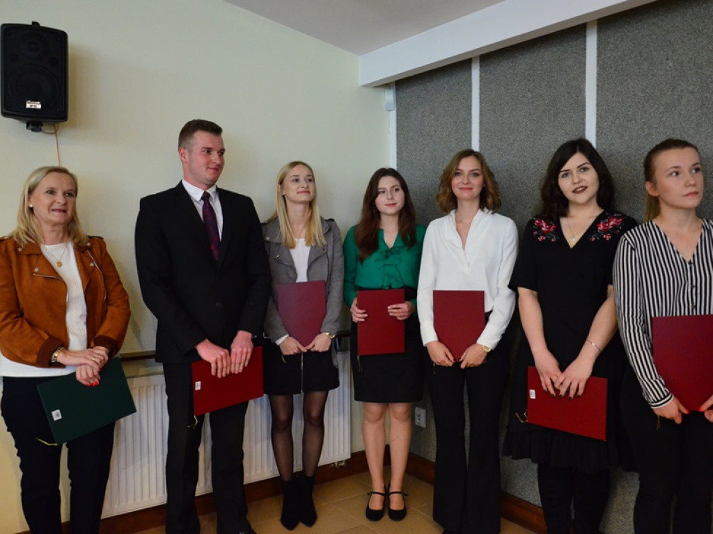 Stypendia dla najzdolniejszych studentów z gminy Łowicz
